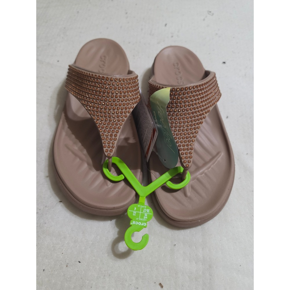 Crocs Getaway Gems Triangle Flip Sandals Latte Tan Rose Gold Studs Womens 6 NEW